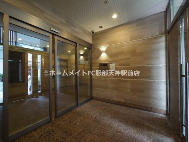 クレストコート難波サウスのエントランス