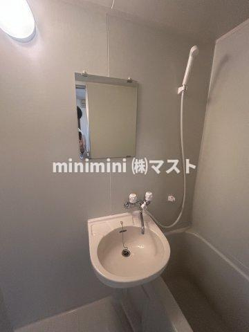 リーガル弁天町の洗面所|※別号室参考写真