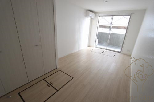 NORTH VILLAG BIRTH PLACE 本館の内装