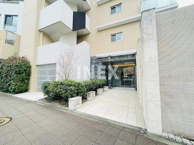 横浜市戸塚区矢部町の賃貸マンションのエントランス