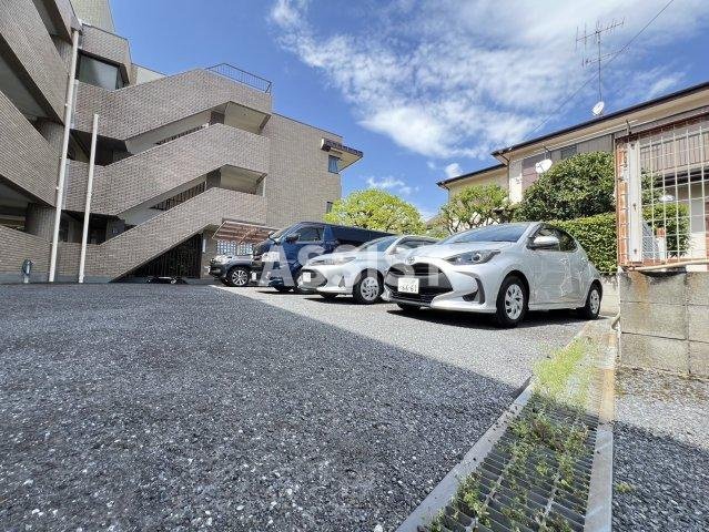 アフロヴィーナの駐車場