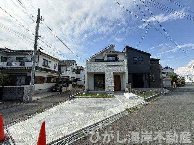 茅ヶ崎市室田３丁目　新築戸建　全２棟の前面道路含む現地写真|現地外観