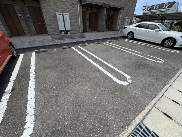 プレミアコートの駐車場