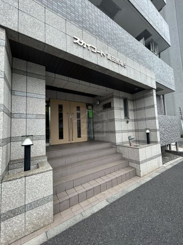 新宿区下落合２丁目の賃貸マンションのエントランス