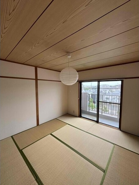 ヒルズ赤池の和室