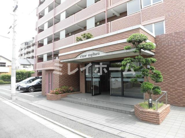 ア・クール杉原のエントランス