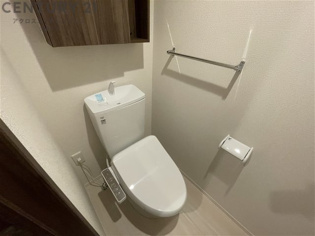温水洗浄便座付きのトイレです♪