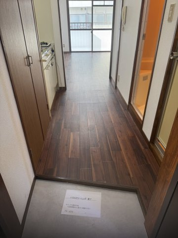 大阪市東淀川区小松４丁目の賃貸マンションの玄関