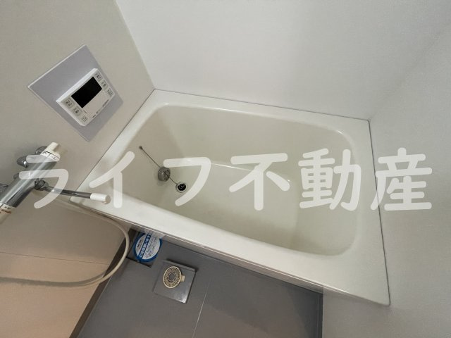 若草ハイツ　B棟の浴室|コンパクトで使いやすいお風呂です