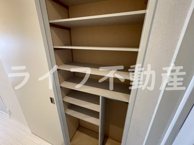 若草ハイツ　B棟の収納|十分な収納スペースがあります