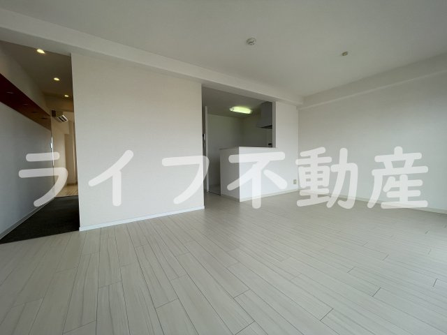 若草ハイツ　B棟の外観|おしゃれな居間です