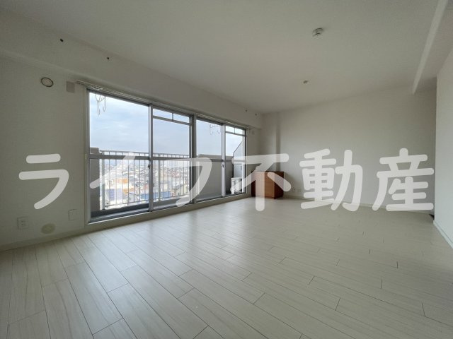 若草ハイツ　B棟の居間・リビング|使いやすい居間です