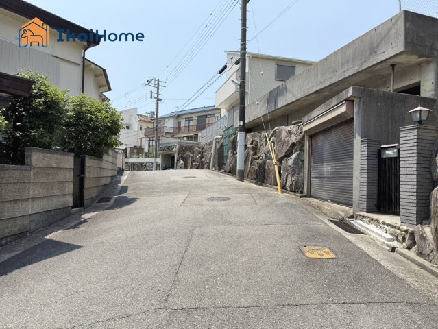 明石市朝霧山手町　土地のその他|前面道路は6.3M幅で広々しています。駐車がし易く、車の対面のすれ違いも楽にできます。
