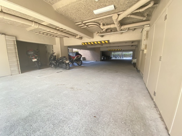 グランジュール南常盤台の駐車場