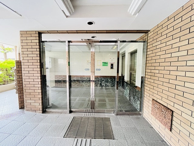グランジュール南常盤台のエントランス