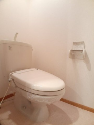 【トイレ】 | シャン・ド・フルール | 落ち着いた色調のトイレです