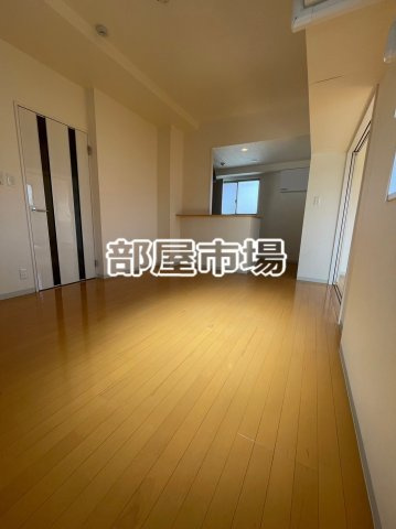 アールクレスト秋葉原の居間・リビング