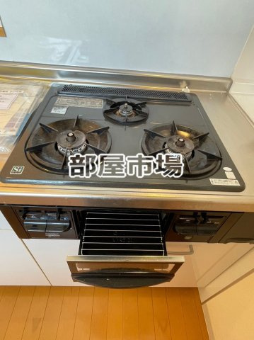 アールクレスト秋葉原のキッチン|3口コンロ