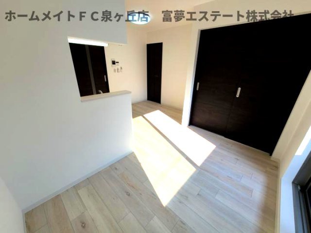 【居間・リビング】 | ジーメゾン泉大津エヴァース | リビングと洋室の間仕切りを閉めたとき