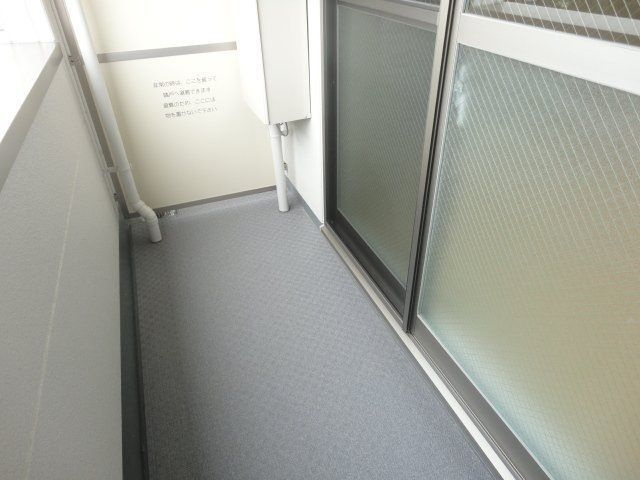 Ｂｌａｎｃ・Ｌｅｙｓｉｎ（ブラン・レザン）のバルコニー