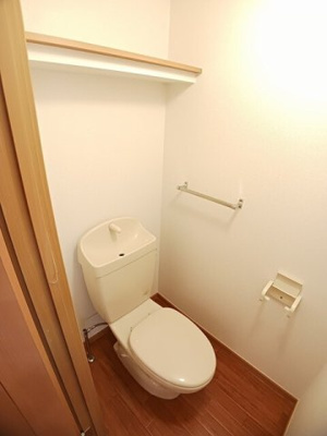 【トイレ】 | ソレアードパルケⅢ | シンプルで使いやすいトイレです