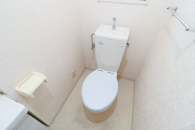 クレタ県庁前　11階のトイレ|別号室です。現状優先になります。