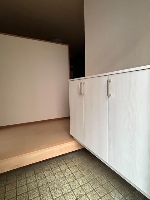 大口貸家の玄関