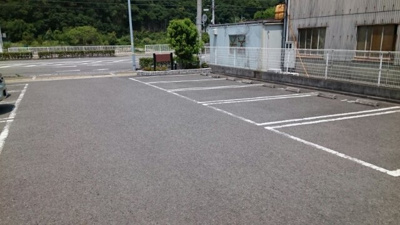【駐車場】 | エンブレムⅡ | 駐車場完備です