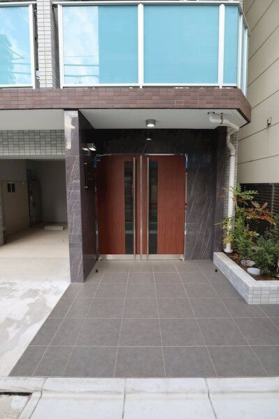 アンベリール板橋本町のエントランス