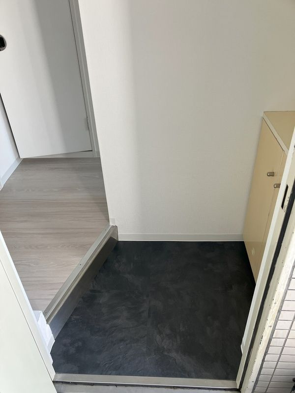 成起マンションの玄関|落ち着いた玄関です
