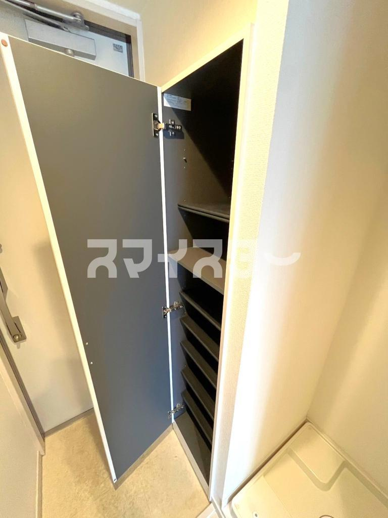 エストラスト清水が丘の玄関