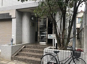 METEORIT弐番館のエントランス