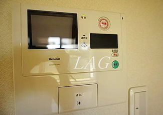 【設備】 | セレーノ品川 | モニター付きインターホンです。