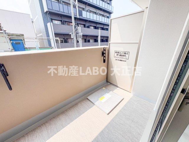 フォーリアライズ弁天町ノビアのバルコニー