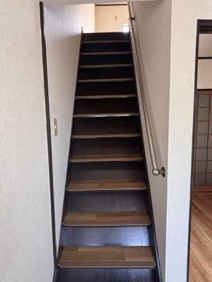 【内装】 | 南住吉向井貸家 | 2階への階段です。