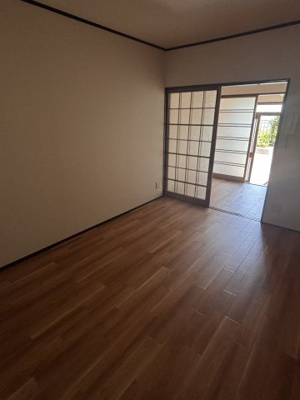 【居間・リビング】 | 南住吉向井貸家 | 6畳のリビングです。