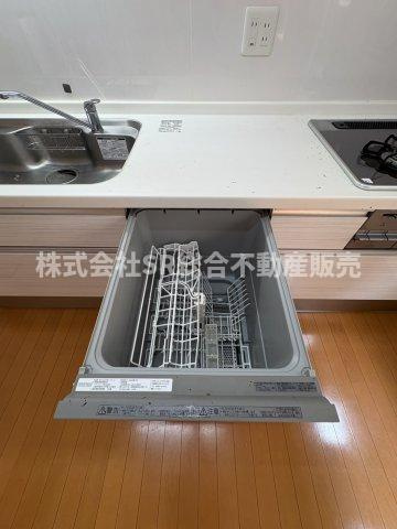 花園東町3丁目中古戸建の設備|食洗機があり洗い物の手間が省けます♪