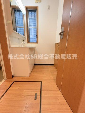 花園東町3丁目中古戸建の脱衣所|清潔感のある使いやすい脱衣場です！