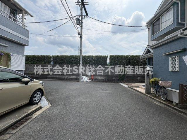花園東町3丁目中古戸建の前面道路含む現地写真|前面道路含む現地写真です