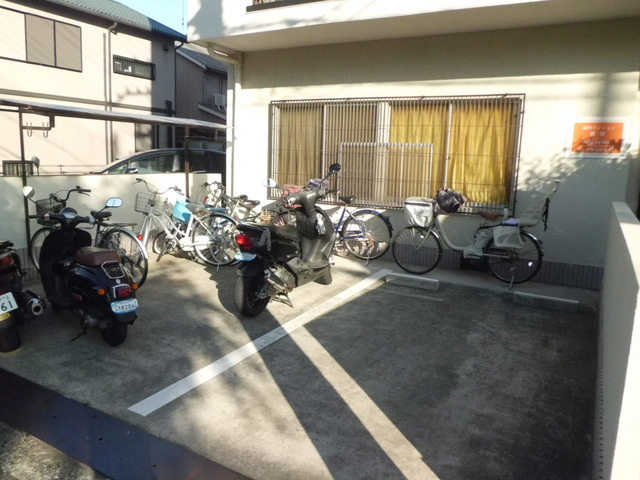 城村マンションの駐車場