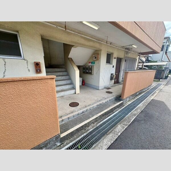 サンハイツ山口のエントランス