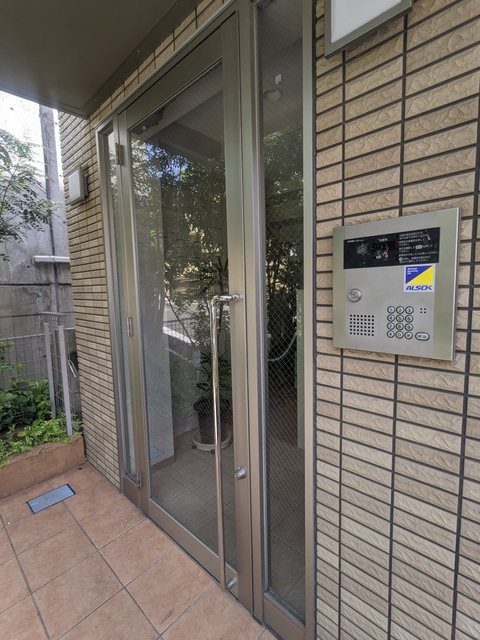 ベルエアハイツのセキュリティ|オートロック付きのエントランス