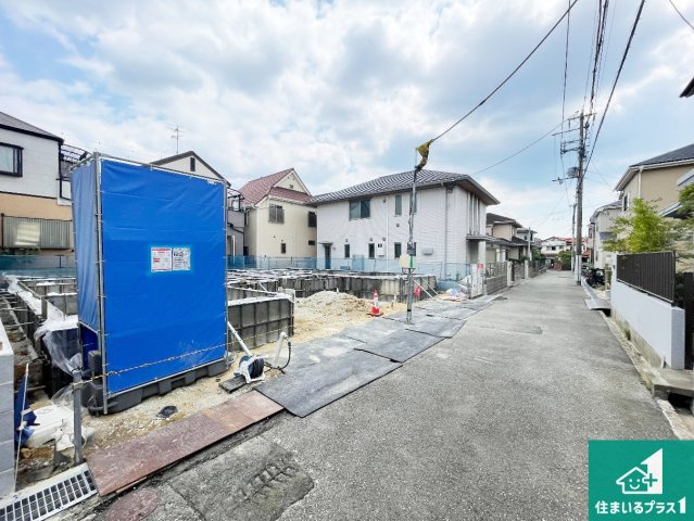 西宮市上ケ原五番町　第1期　新築一戸建ての前面道路含む現地写真|周辺は落ち着いた街並みの住宅地！子育てがしやすい住環境です！まだ未完成ですが、現地でしかわからない事もございます。是非一度ご覧ください。