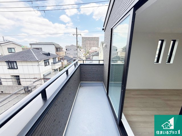 堺市堺区山本町　新築一戸建てのバルコニー|ワイドバルコニーは洗濯物を干すスペースが広いのでご家族が多くても安心！