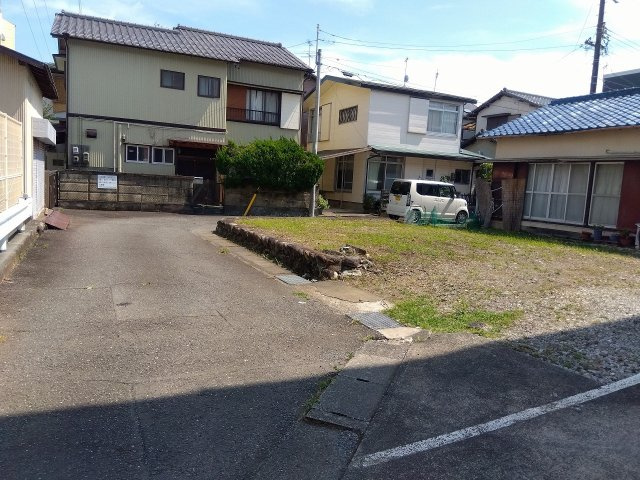 【前面道路含む現地写真】の画像