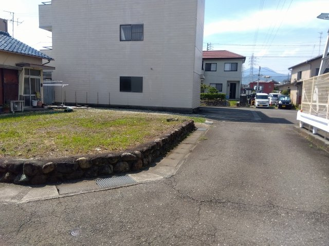 【前面道路含む現地写真】の画像