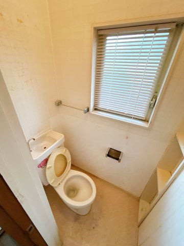 小山市中久喜3丁目　中古戸建のトイレ