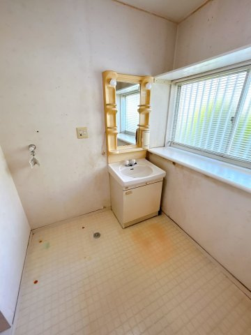 小山市中久喜3丁目　中古戸建のランドリースペース