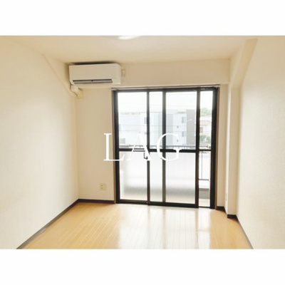 【居間・リビング】 | エトワールチヒロ | 洋室のお部屋です。