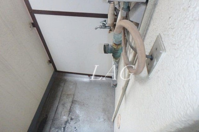 【設備】 | サンパーク東京銀座 | 室外洗濯機置き場になります。